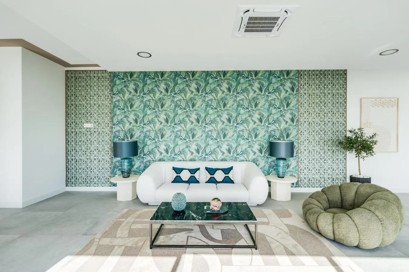 Apartment Luxe 6-Persoons Apt Met Grote Tuin In Oasis 325 Estepona