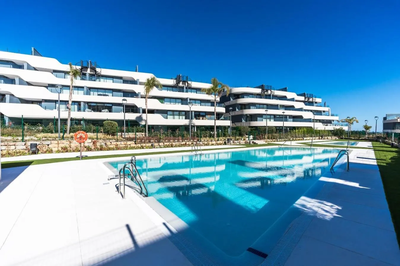 Luxe 6-Persoons Apt Met Grote Tuin In Oasis 325 Estepona