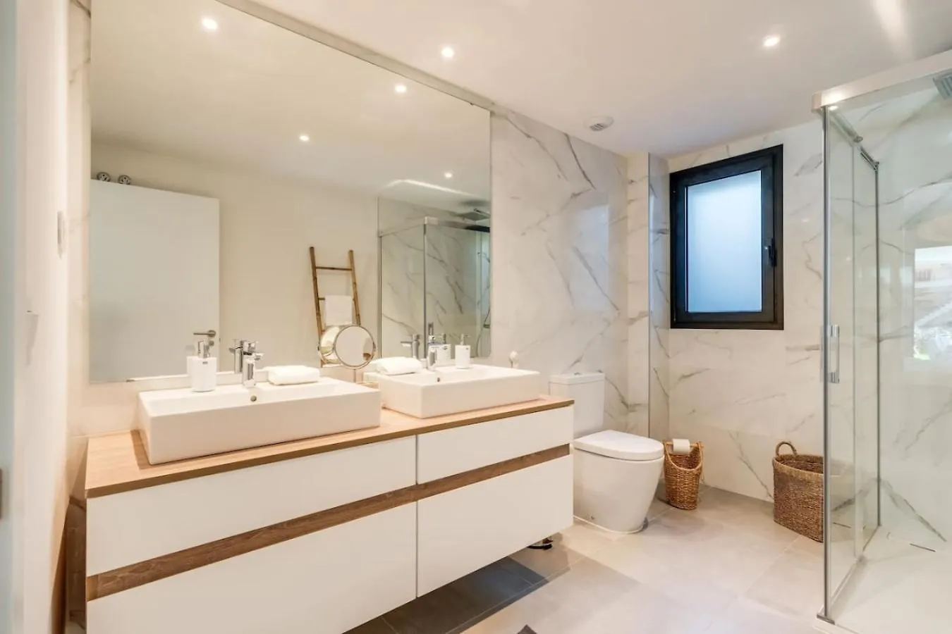Luxe 6-Persoons Apt Met Grote Tuin In Oasis 325 Estepona Apartment