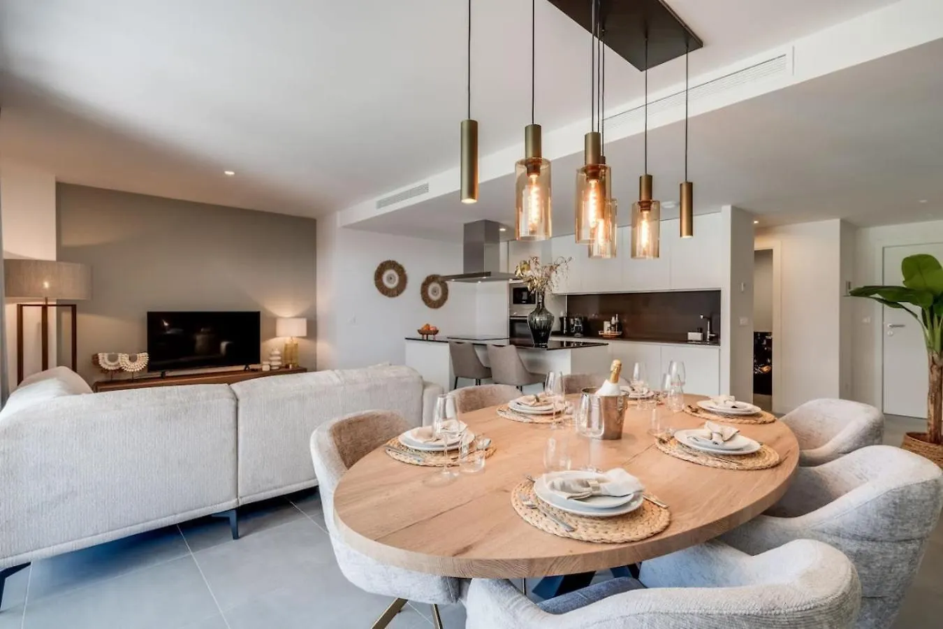 Apartment Luxe 6-Persoons Apt Met Grote Tuin In Oasis 325 Estepona